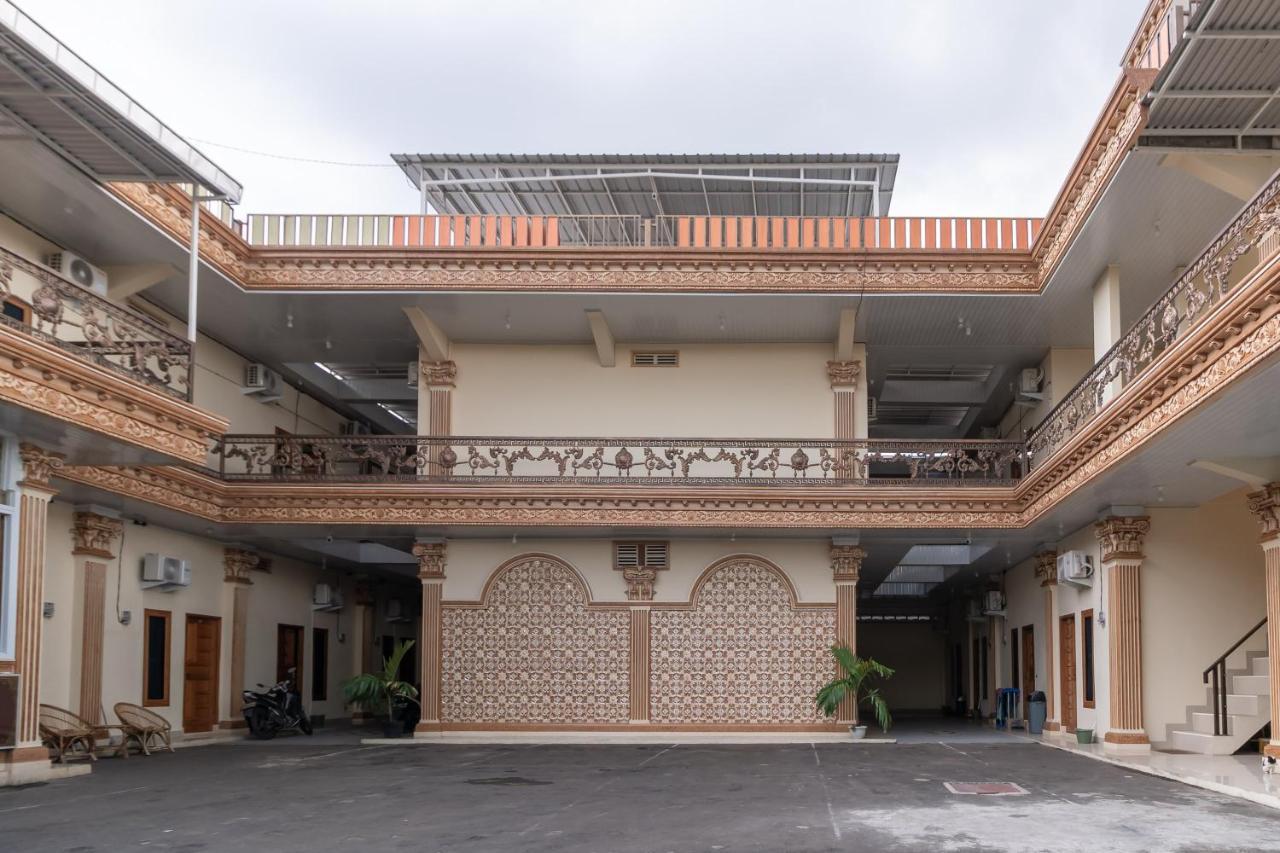 Urbanview Hotel Salsabilah Palembang By Reddoorz Exterior foto